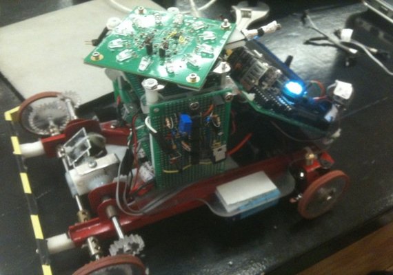 An autonomous robot that I constructed in a team of 4. The robot is to follow an ordinary black tape at high speed. I was responsible for the electrical design, and the robot features a H-bridge motor driver, power distribution board, and a combination of low and high pass filters for detecting IR signals. I have also contributed to the programming.